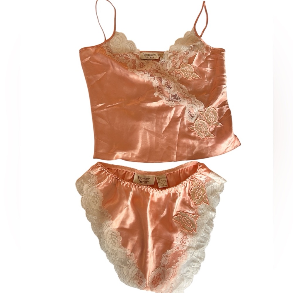 VS Gold Label vtg Peach Lace Trim Camisole Set